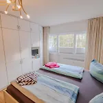 Haus Bielefeld 32a 아파트 *